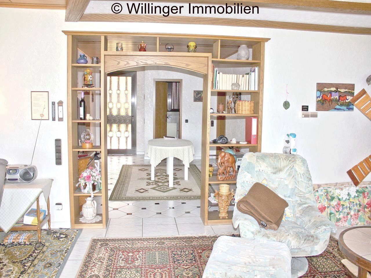 . EG vom Wohnzimmer zum Flur