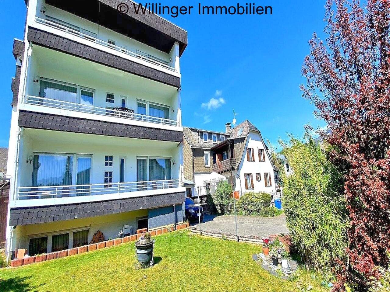 . Ansicht hinter dem Haus mit Garten