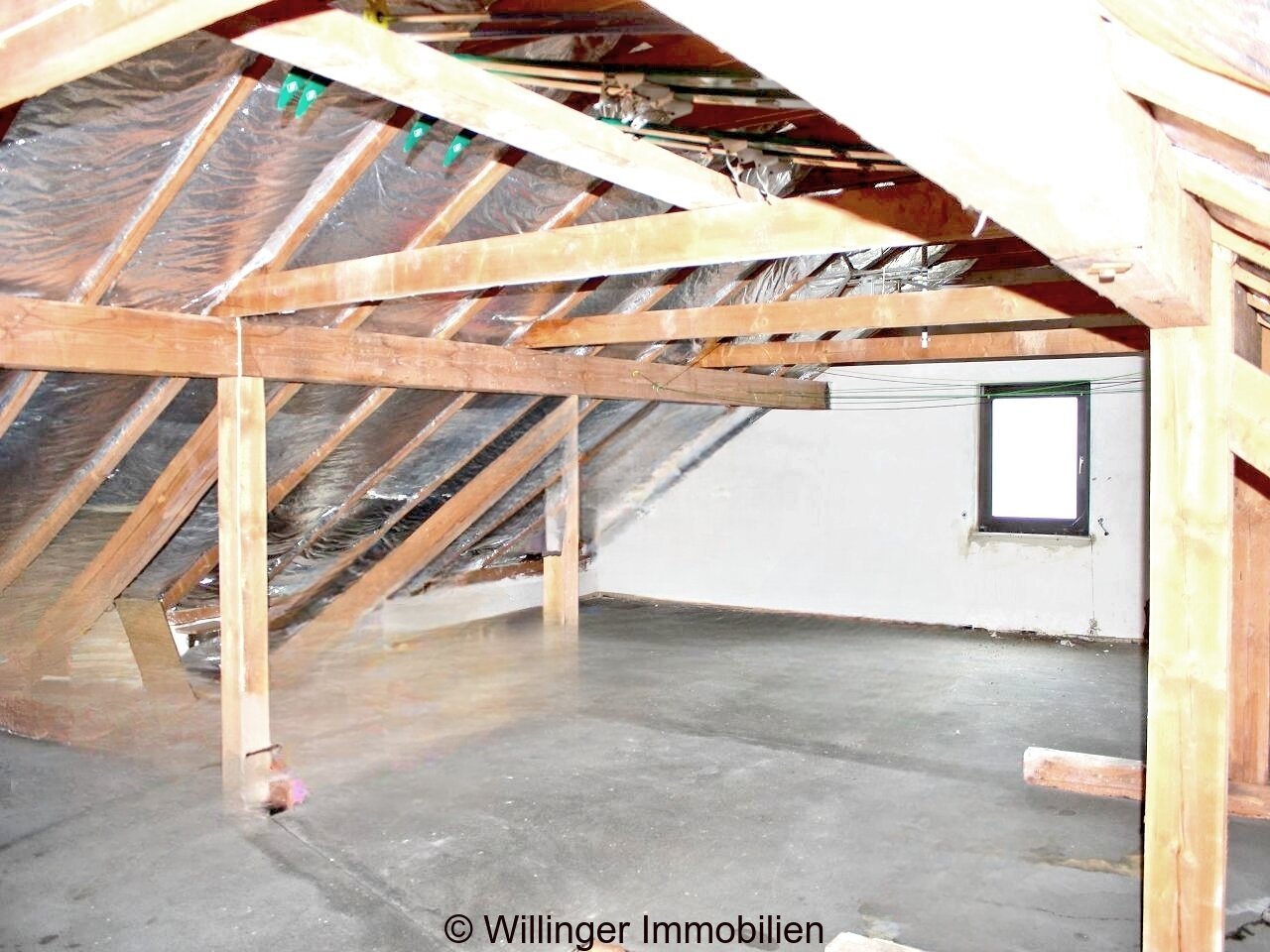 . Dachgeschoss ausbaubar inPixio