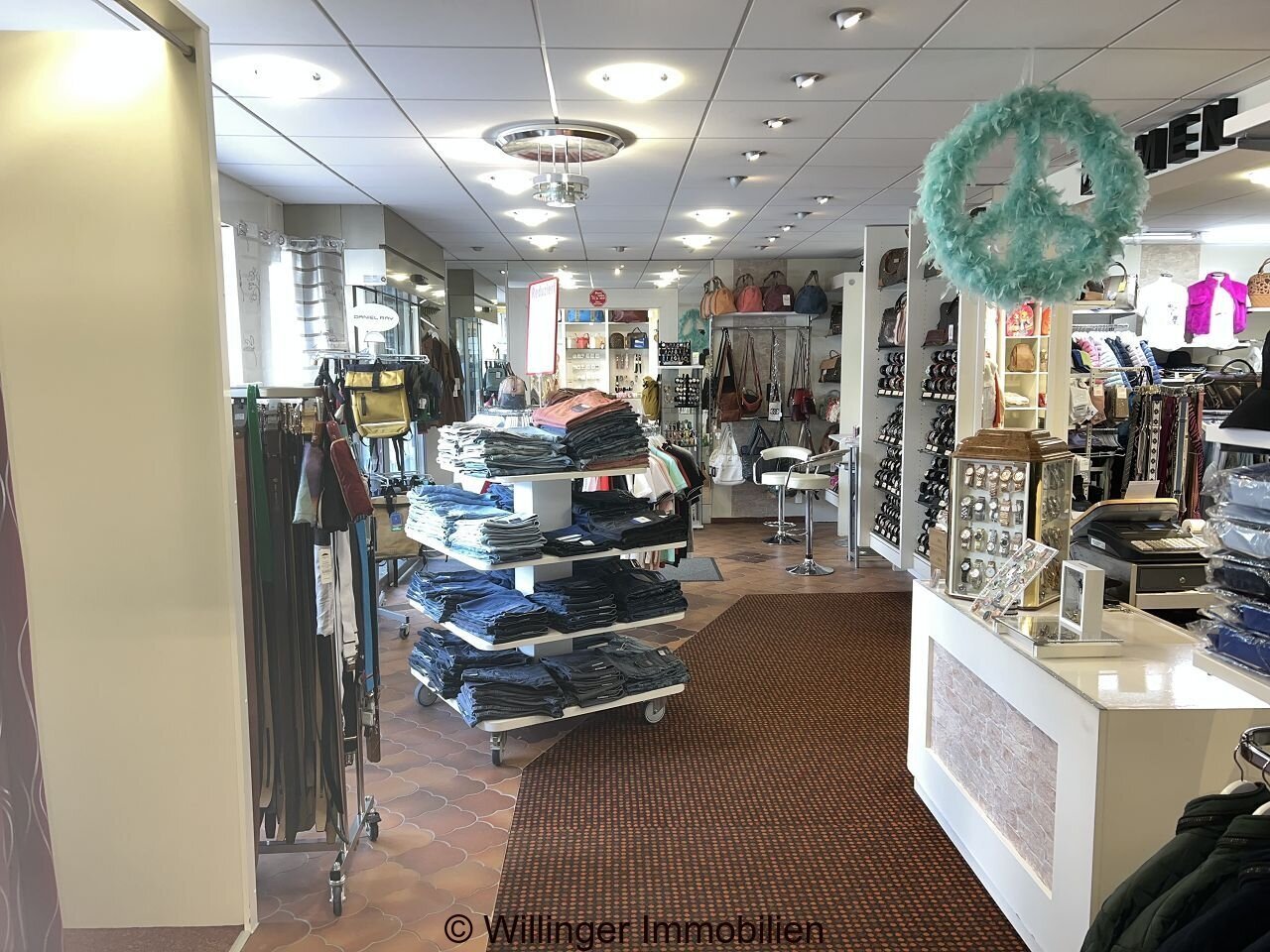 Verkaufsraum mit professioneller Kassenzone und optimiertem Kundenfluss