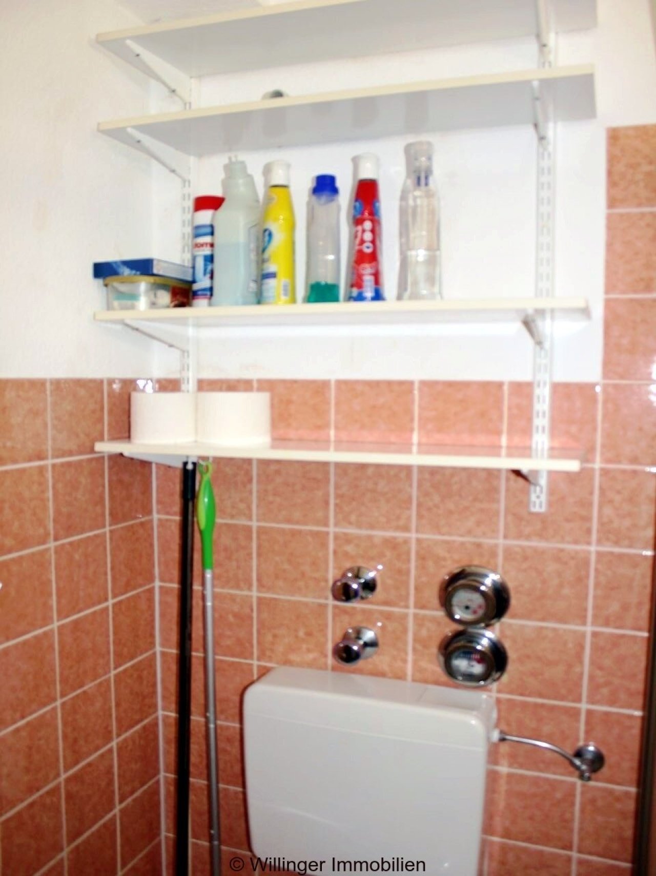 . Badezimmer . Badezimmer