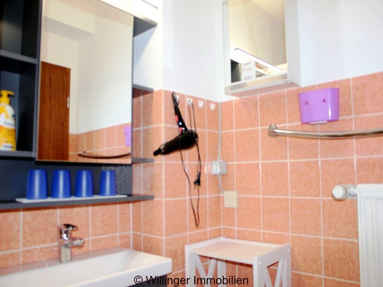 . Badezimmer . Badezimmer